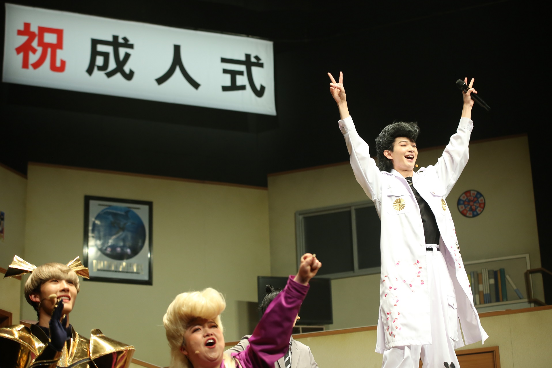 開幕！舞台写真公開】内村颯太(少年忍者)初主演 『最強で最高の自慢の息子』 │ シアターウェブマガジン［カンフェティ］