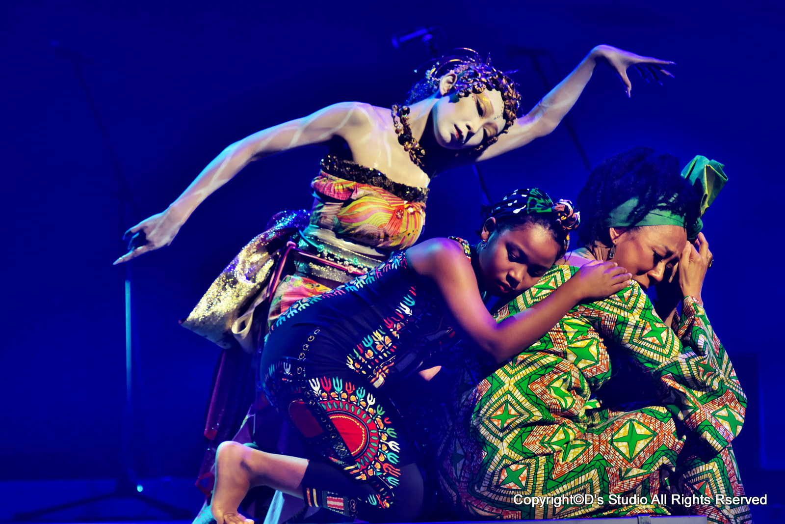 アフリカ人女性初のノーベル平和賞受賞 ワンガリ・マータイさんの人生を描く音楽劇 『地球讃歌 MOTTAINAI 2022  ～ハチドリのひとしずく～』上演決定 │ シアターウェブマガジン［カンフェティ］