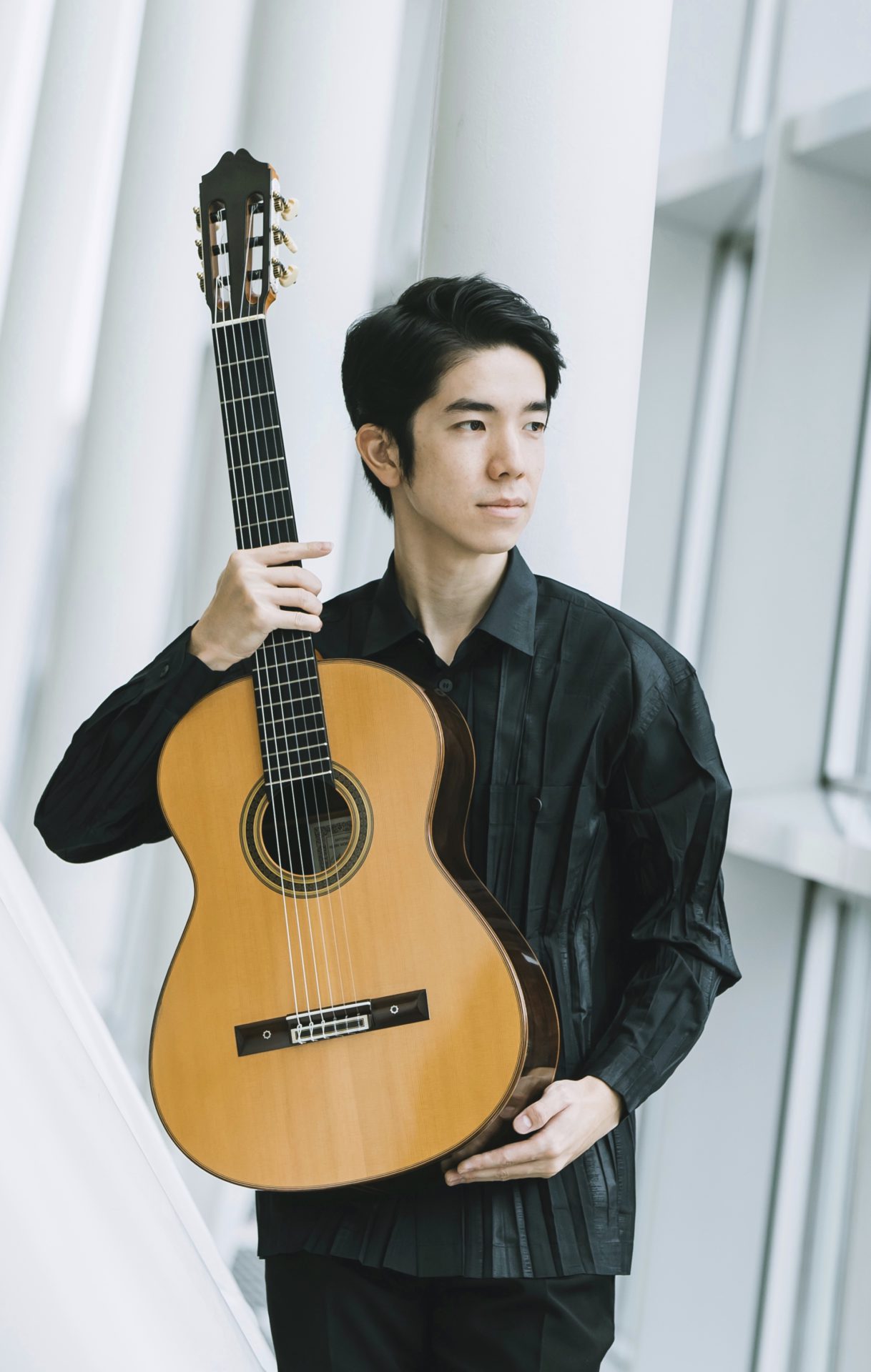 クラシックギター界注目の若手ギタリスト岡本拓也がサンハートに
