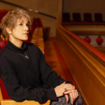 時代を超えて愛される昭和の人情コメディ　久々の舞台化決定！　OSKのスターが“なにわ最強の猫”に!?　「かけがえのない場所で思い切り暴れたい」