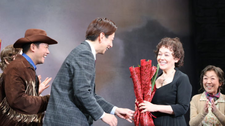 大竹しのぶにピアフの魂が舞い降りる　音楽劇『ピアフ』上演200回達成特別カーテンコールレポート