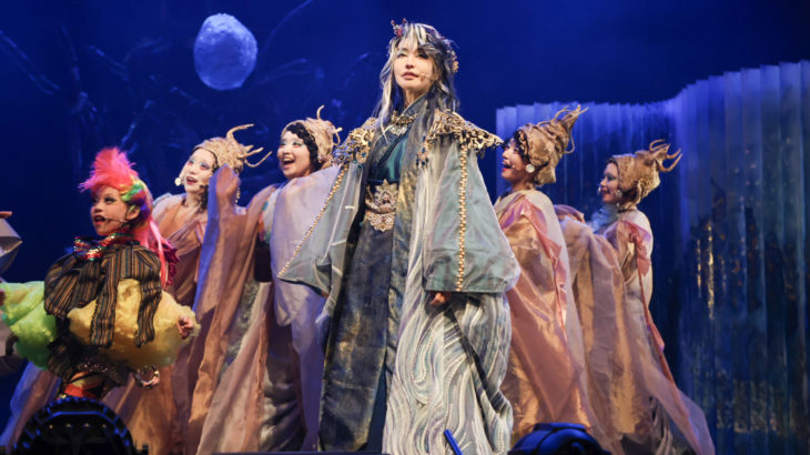 [ゲネプロレポート]泉鏡花の名作を壮大なファンタジー歌劇に。耽美でゴージャスな呼華歌劇団の「海神別荘」