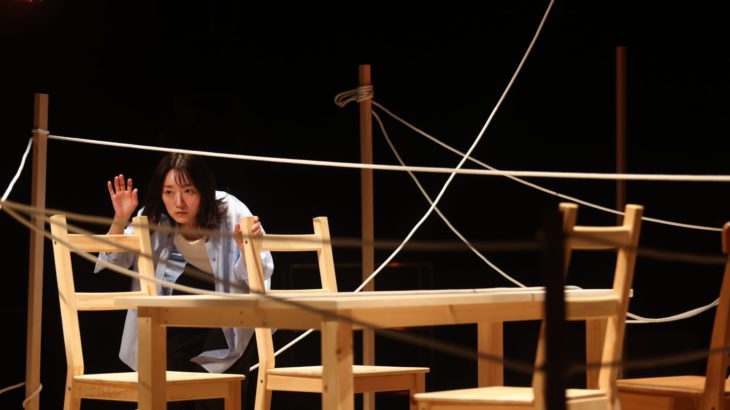 役割が先か、自分が先か。人の存在証明を問う 劇団5454新作『誰々』公演レポート
